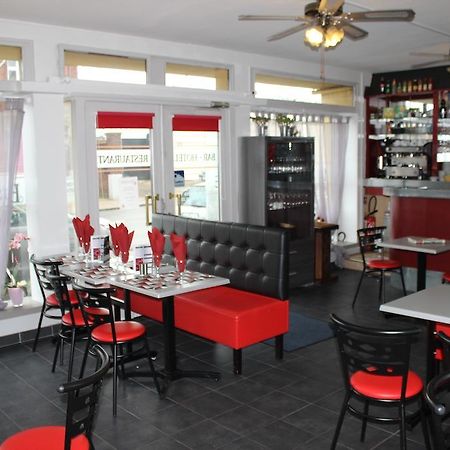 Отель Le Bistro De L'Etoile Э (Приморская Сена) Экстерьер фото