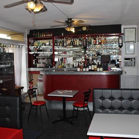 Отель Le Bistro De L'Etoile Э (Приморская Сена) Экстерьер фото